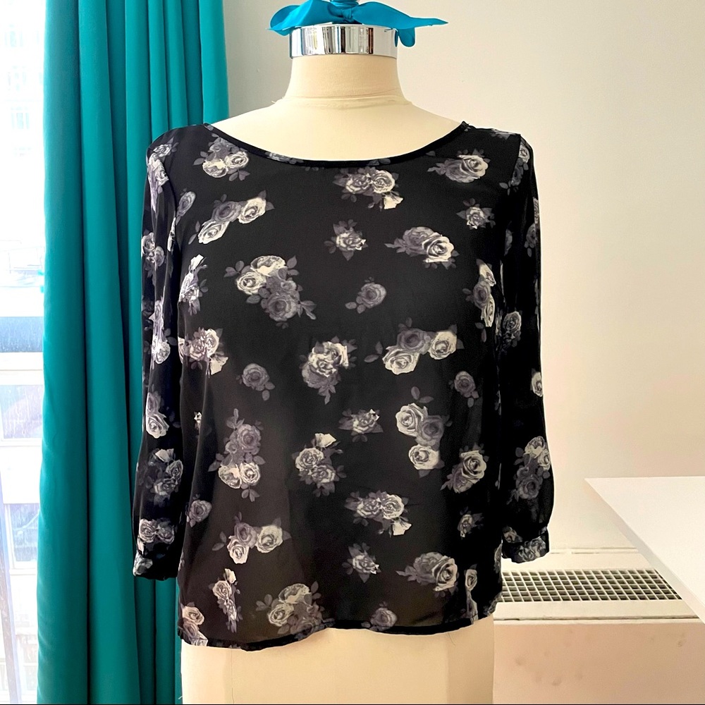 Long Sleeve Black White Floral Top Size 4